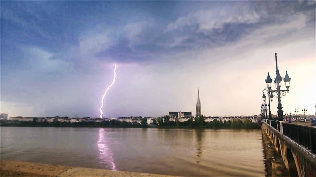 Bordeaux sous l'orage 