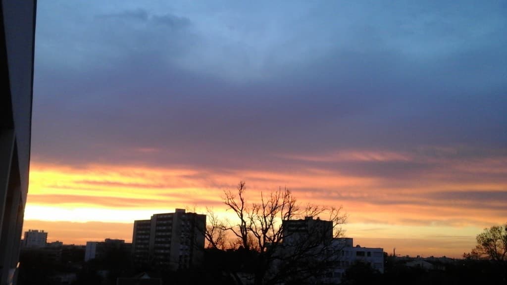 Levé du soleil sur Bordeaux cauderan