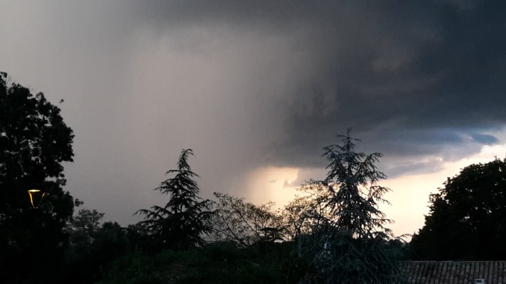 Orage et mur d'eau 