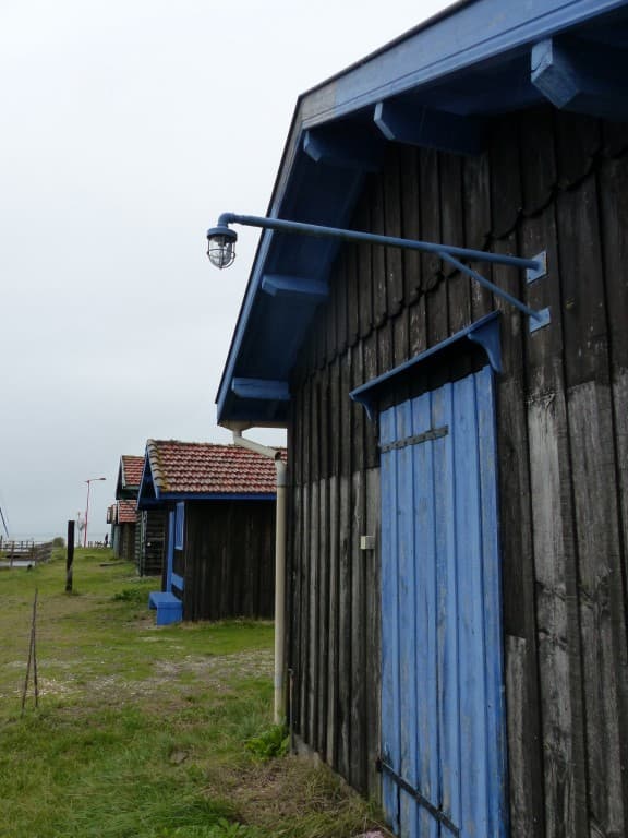 Cabanes à huîtres  sous la pluie 12 degrés 