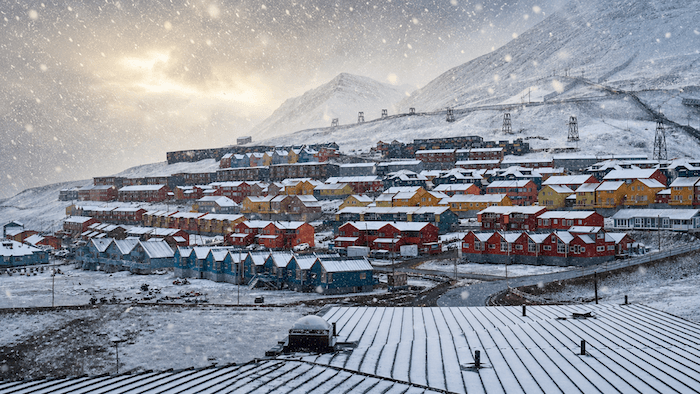 Alors que la France suffoque, la neige tombe déjà dans le Grand Nord