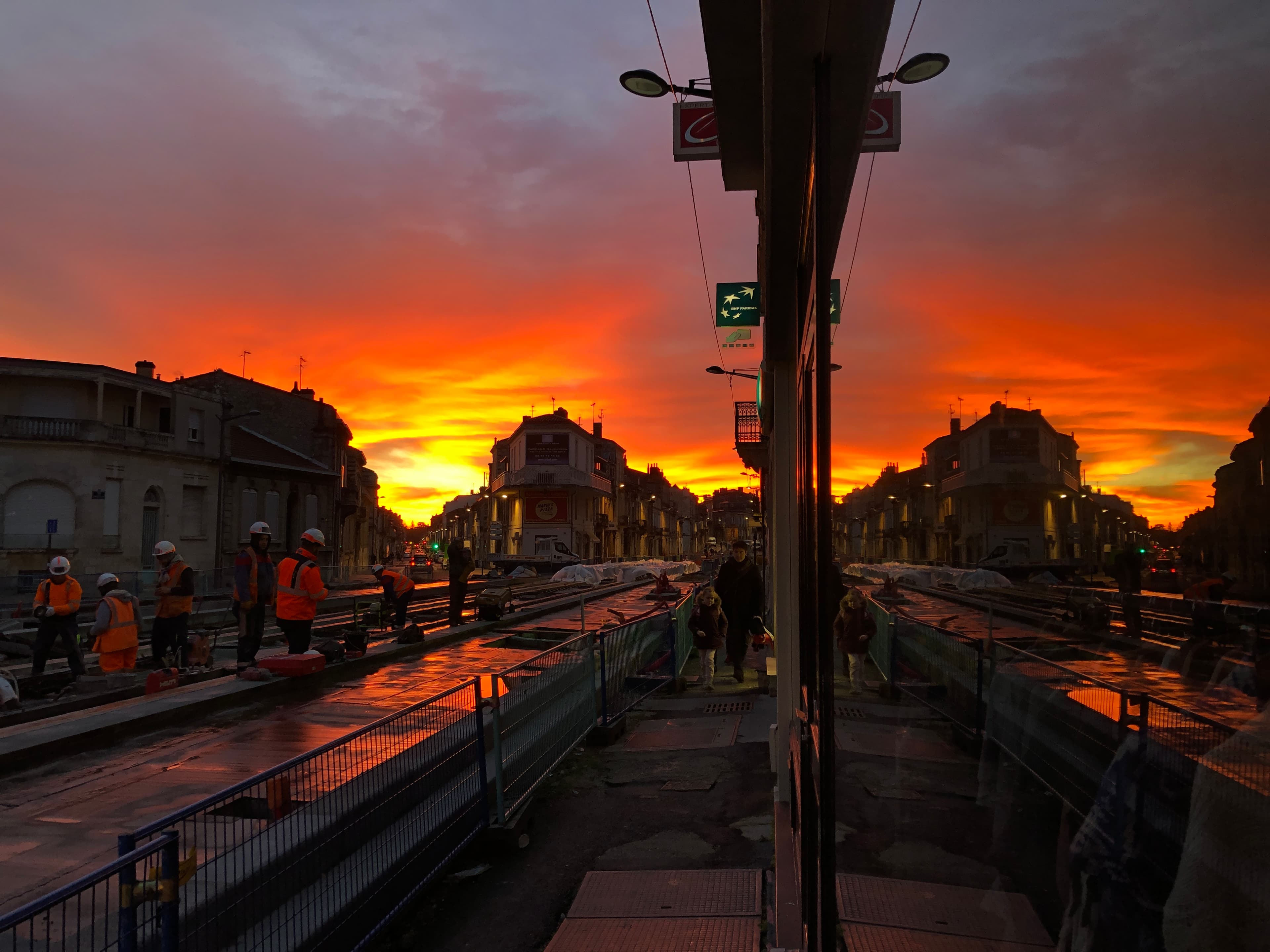 Ciel de feu sur Bordeaux