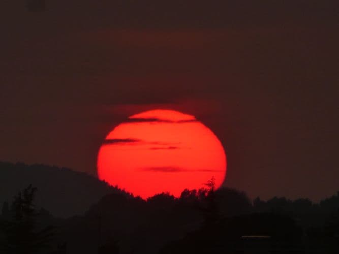 soleil rouge