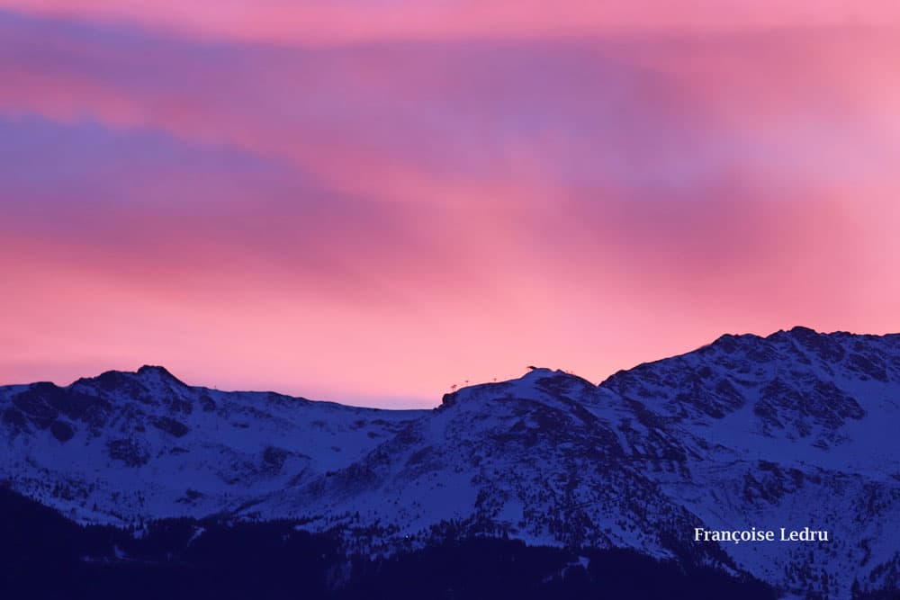 Magnifique ciel au lever du jour sur Belledonne