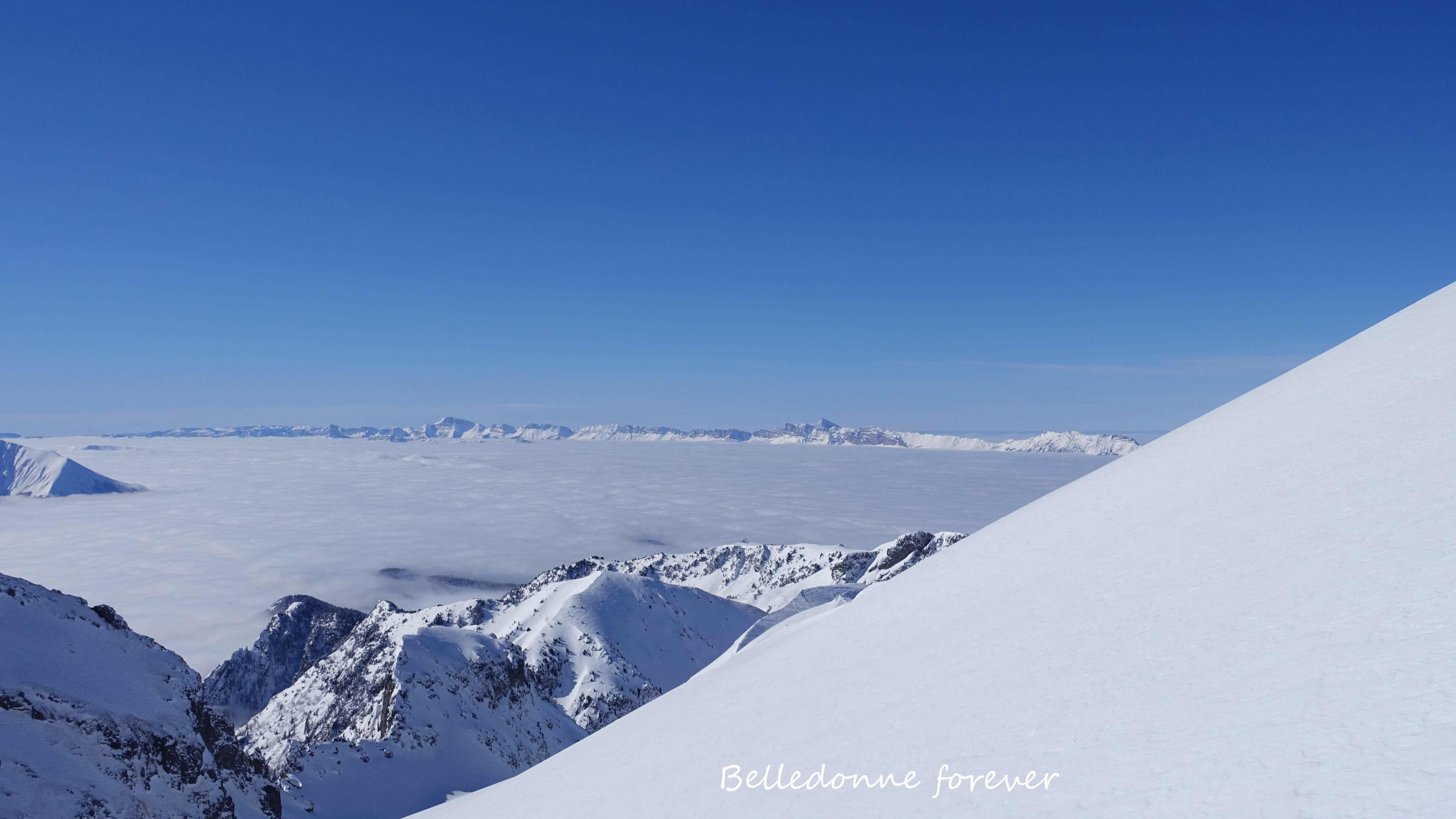 Mer de nuages sur la vallée et Grenoble A.P.