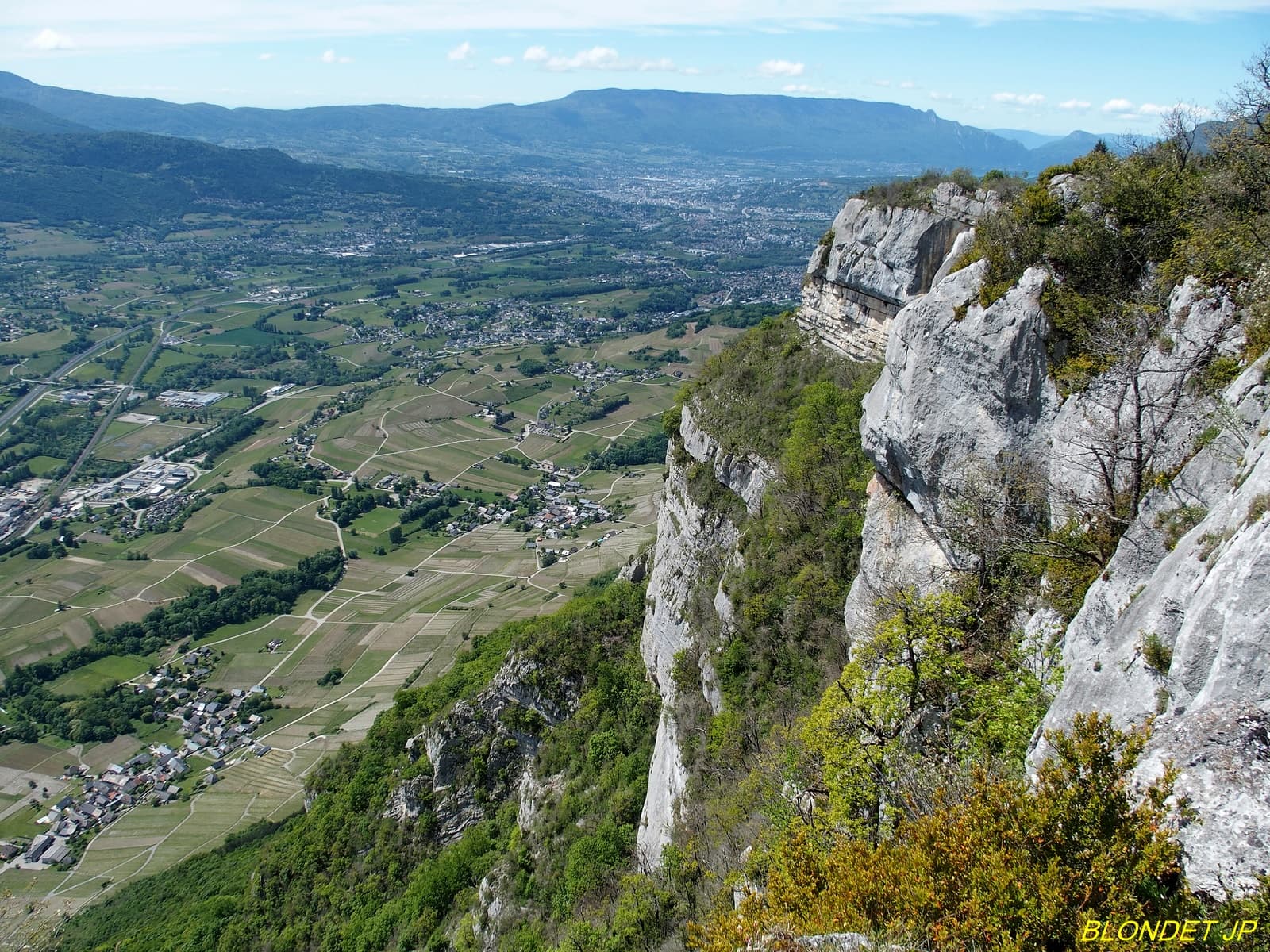 Chambéry au loin