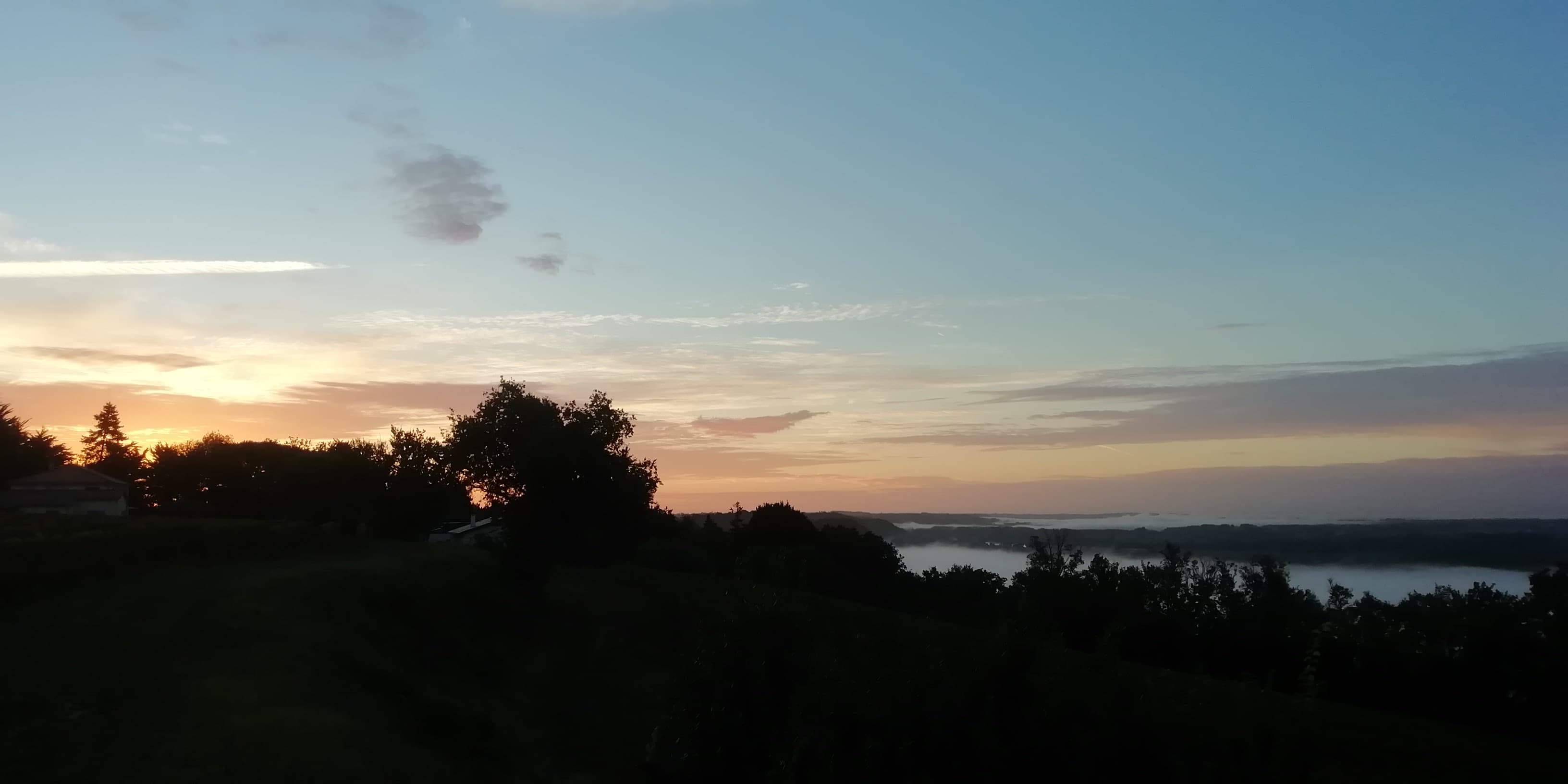 brume sur la Garonne au lever du soleil