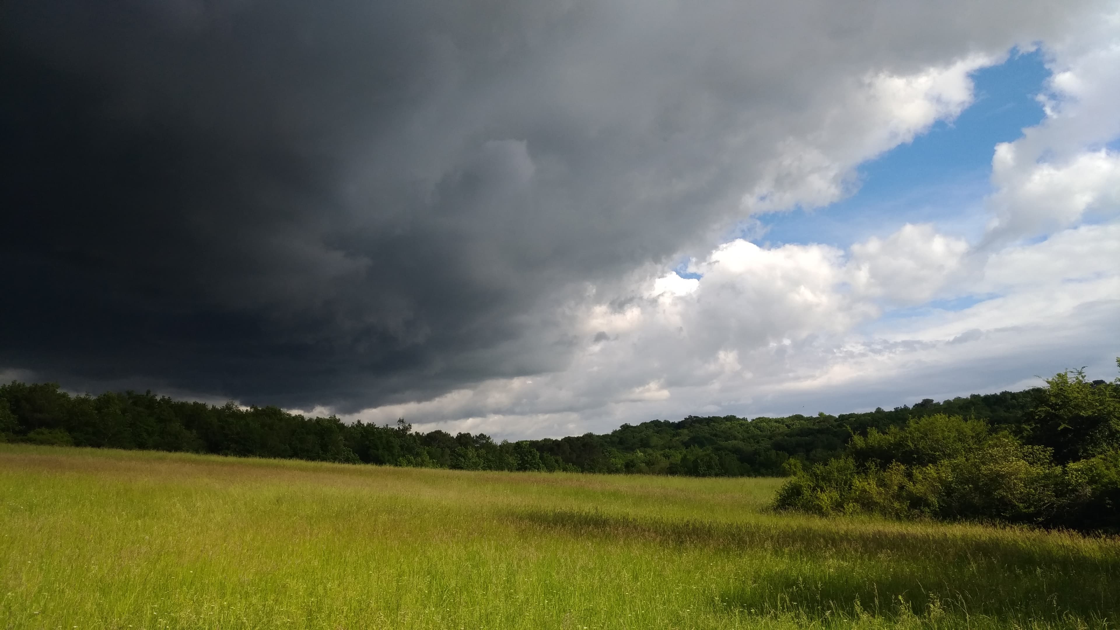 arrivée d'un orage par le Nord-Ouest