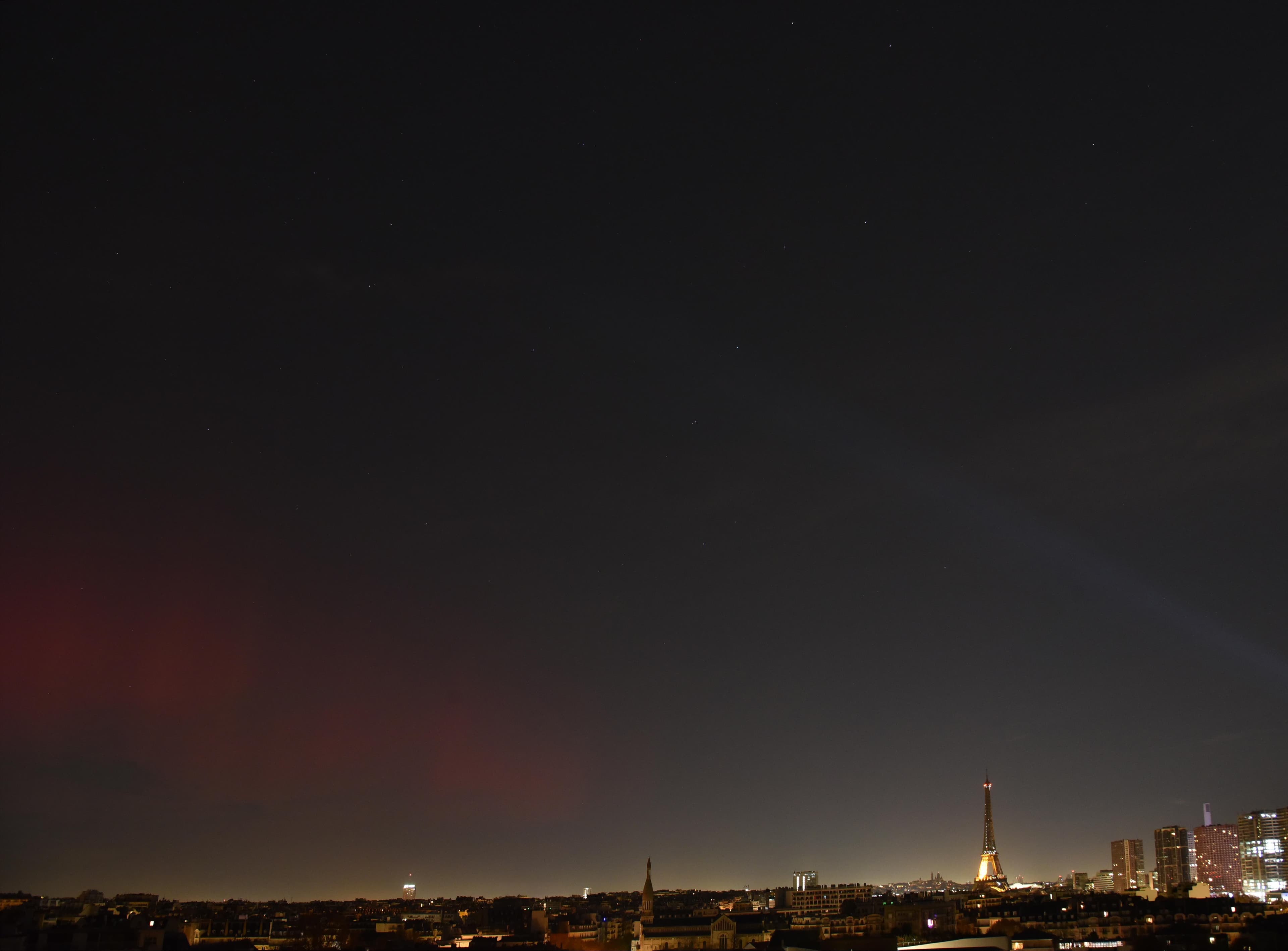 Aurore boréale légèrement visible 5 minutes à Paris -2
