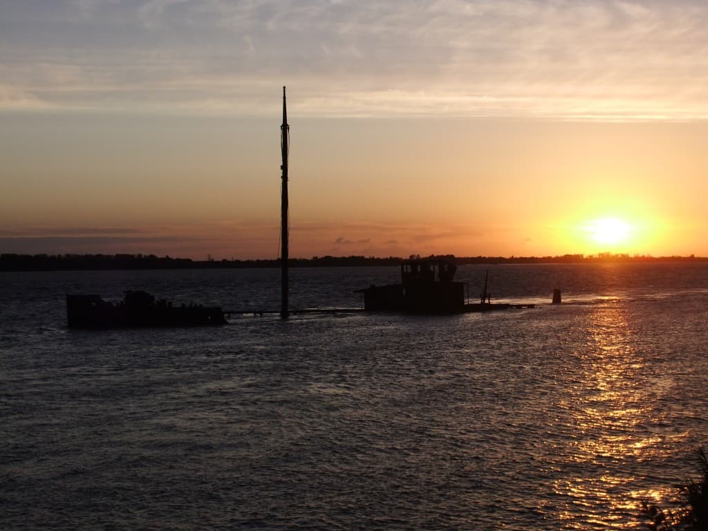 Coucher de soleil sur épave