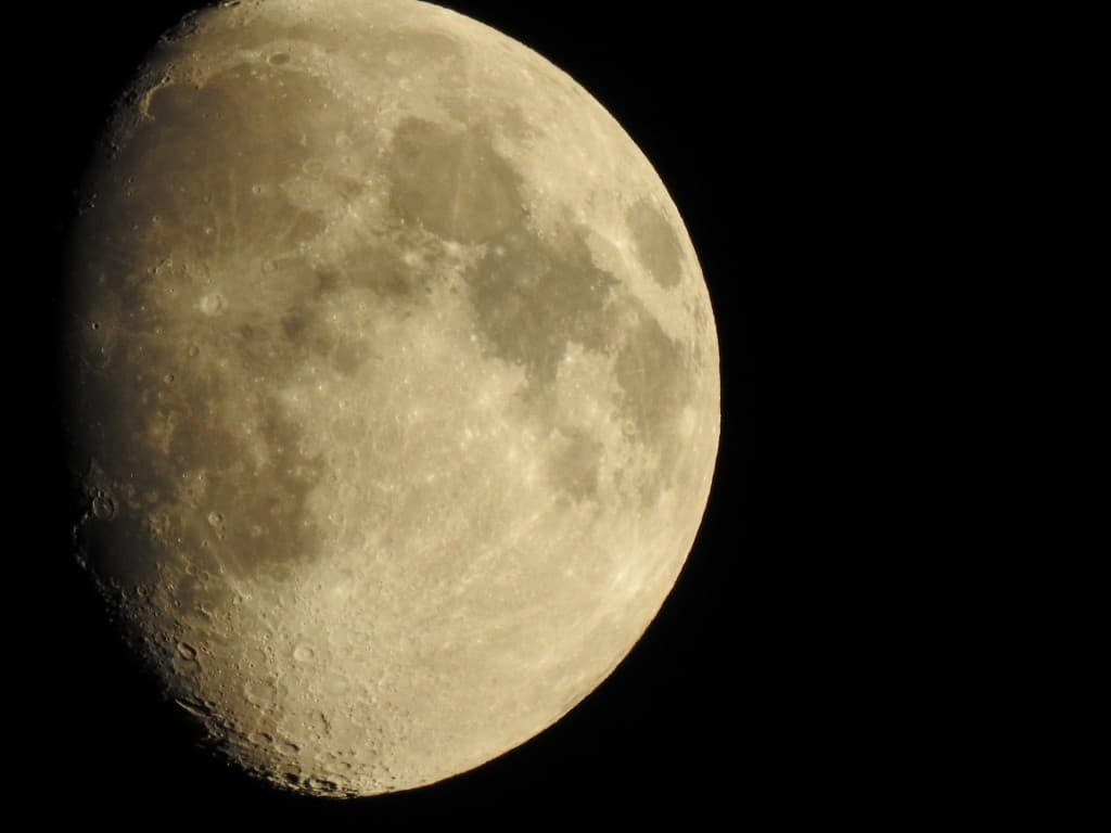 Lune lundi 12/09/16 21h25