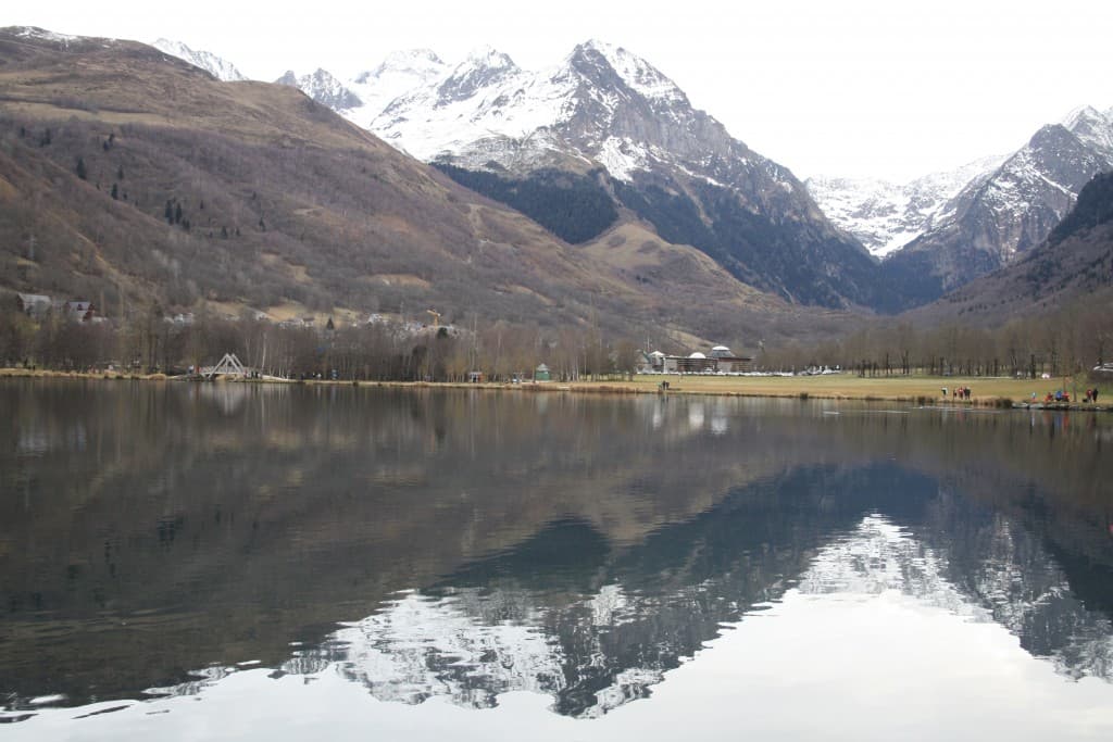 montagnes et coteaux flamboyants