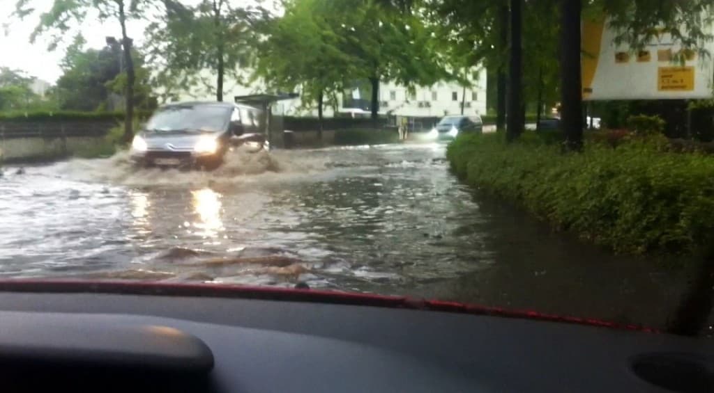 Image d'illustration pour Météo-Paris - Violents orages en Ile de France